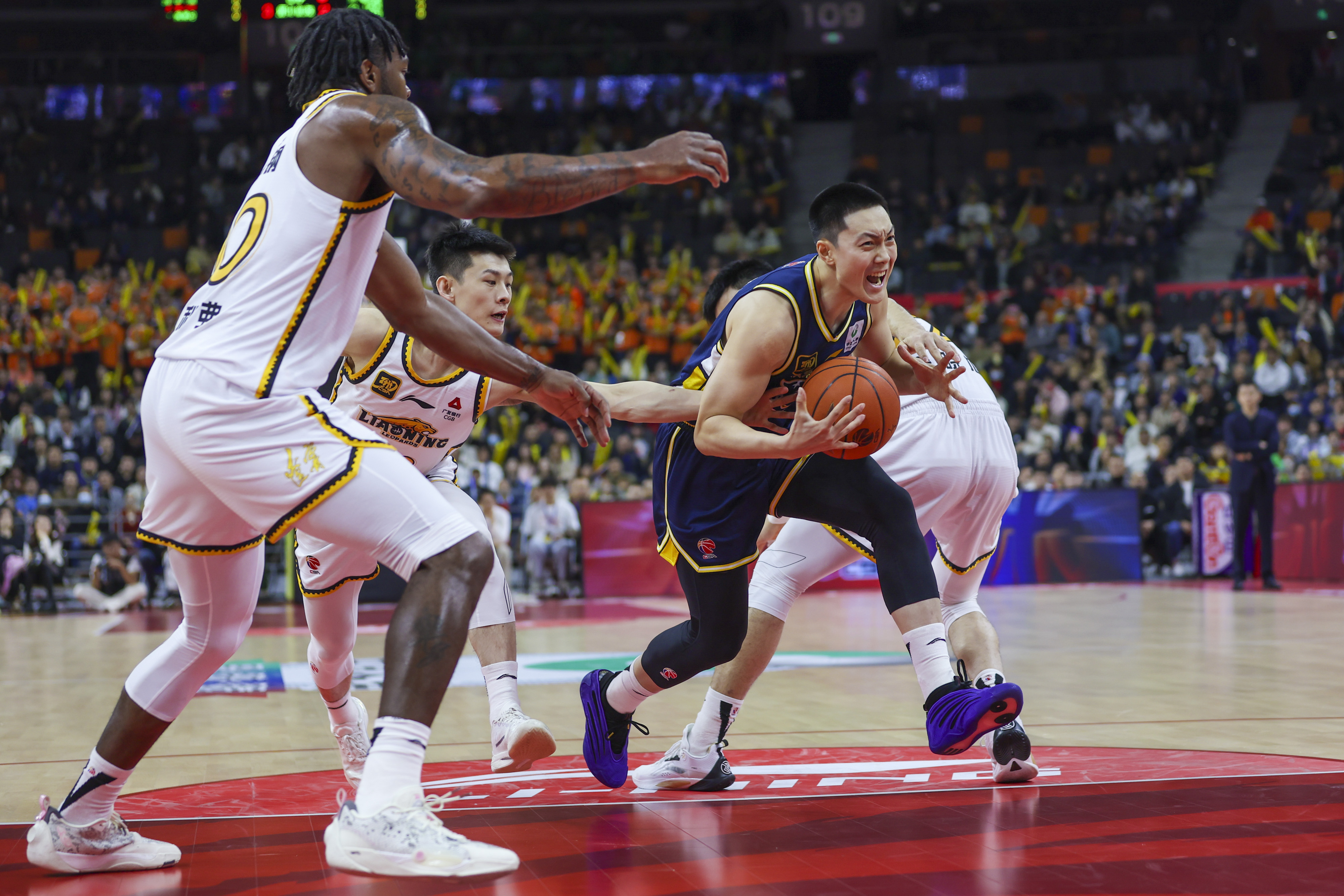 爱游戏官方入口丹佛掘金迎CBA常规赛关键赛，冲刺阶段遗憾出局，震撼外界，临场指挥获称赞的简单介绍